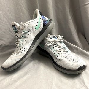 Nike Womens size 9 flex2017 run